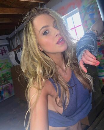 Anne Winters