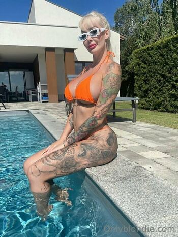 blondiebombxxx