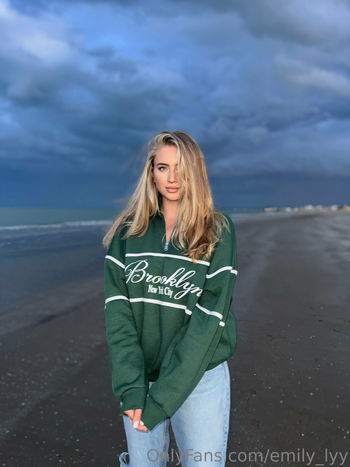 emily_lyy