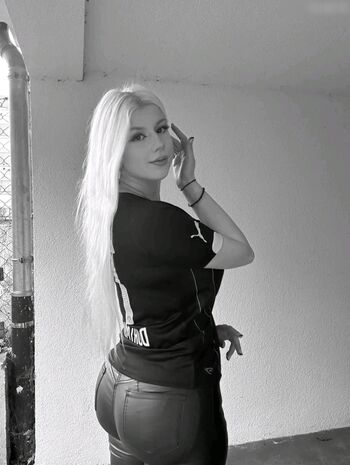 Laura.z57
