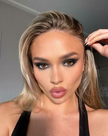 Natalie Alyn Lind