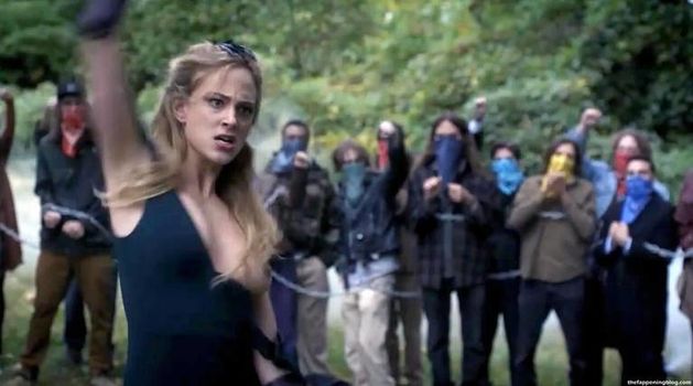 Nora Arnezeder