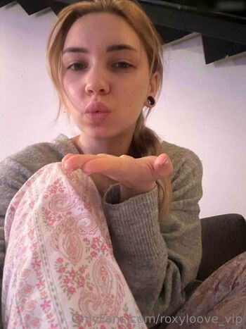 Roxy Loove / roxyloove_vip