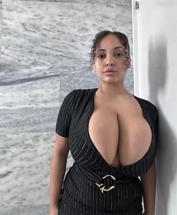 thegirlinred0