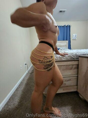 thicccthighs69